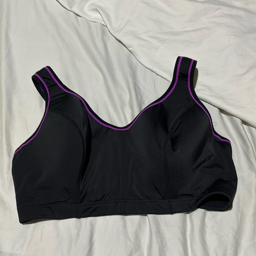 Cacique 40D black purple trim sports bra euc adjustable straps full coverage